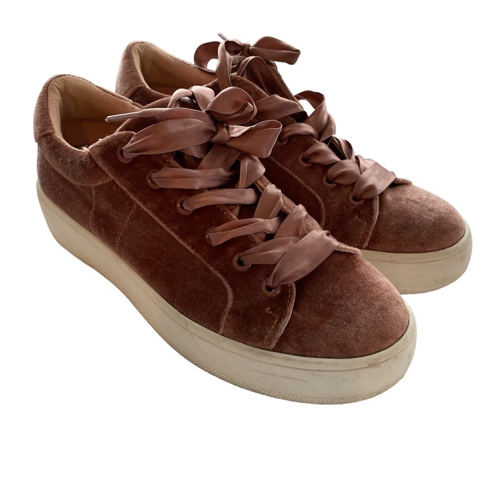 Steve Madden Bertie-V style fashion sneakers satin laces faux velvet size 8.5